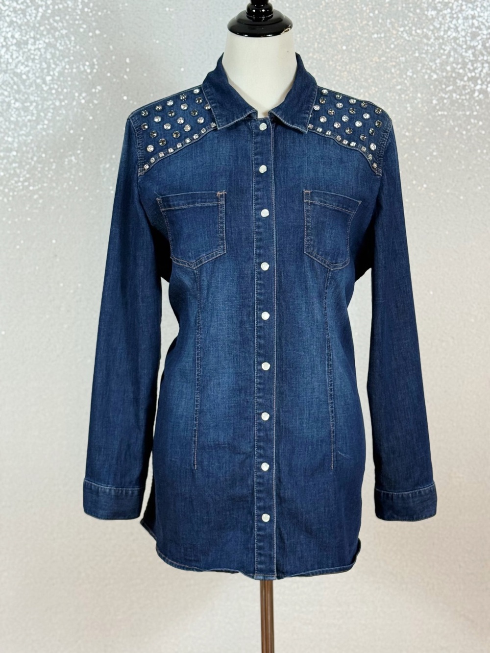 Chico’s Size 2 Denim Pearl Snap Shirt Rhinestone Studded Western Long Sleeve L - Picture 13 of 14